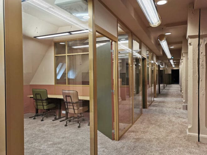 Les bureaux privatifs du dernier étage sous combles de Now Coworking Strasbourg