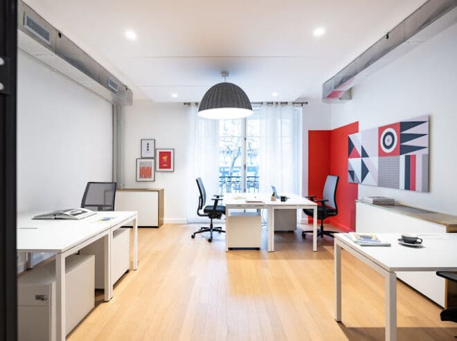 Des bureaux lumineux et modernes chez Deskopolitan Paris