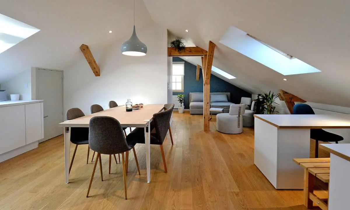 Un espace de coworking dans une maison : c'est Le Grenier à Metz