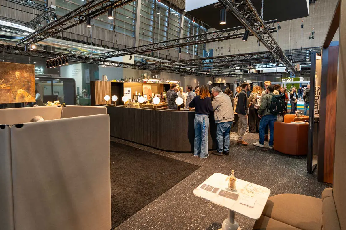 Le Work Society Club de Moore et Interior