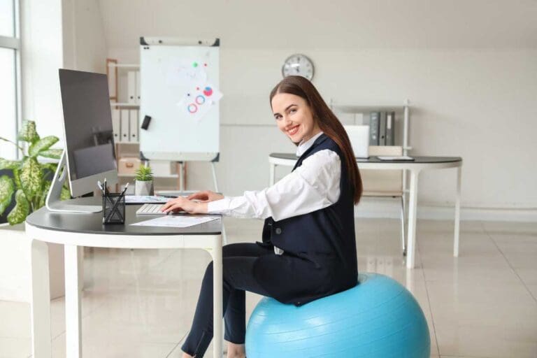 On a testé le ballon à la place de la chaise de bureau